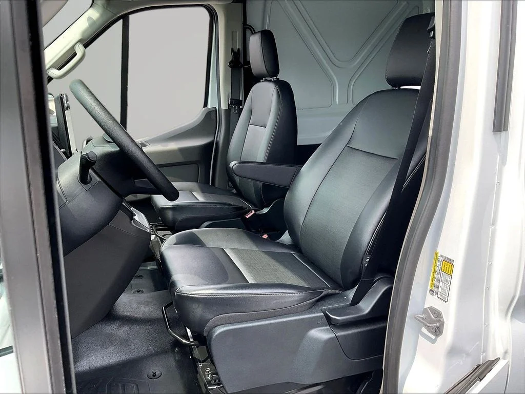 New 2026 Oxford White Ford Cargo Van image 27