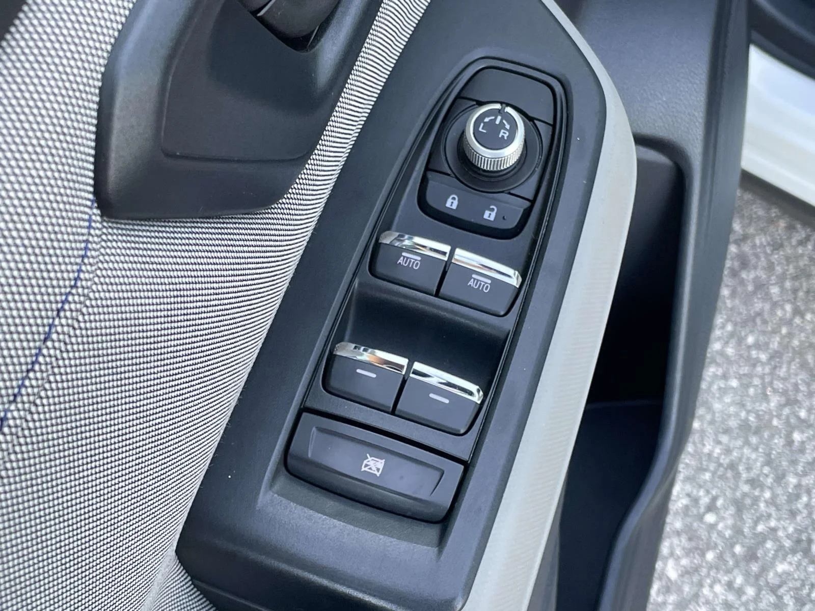 Used 2025 Crystal White Pearl Subaru Premium Hybrid image 6