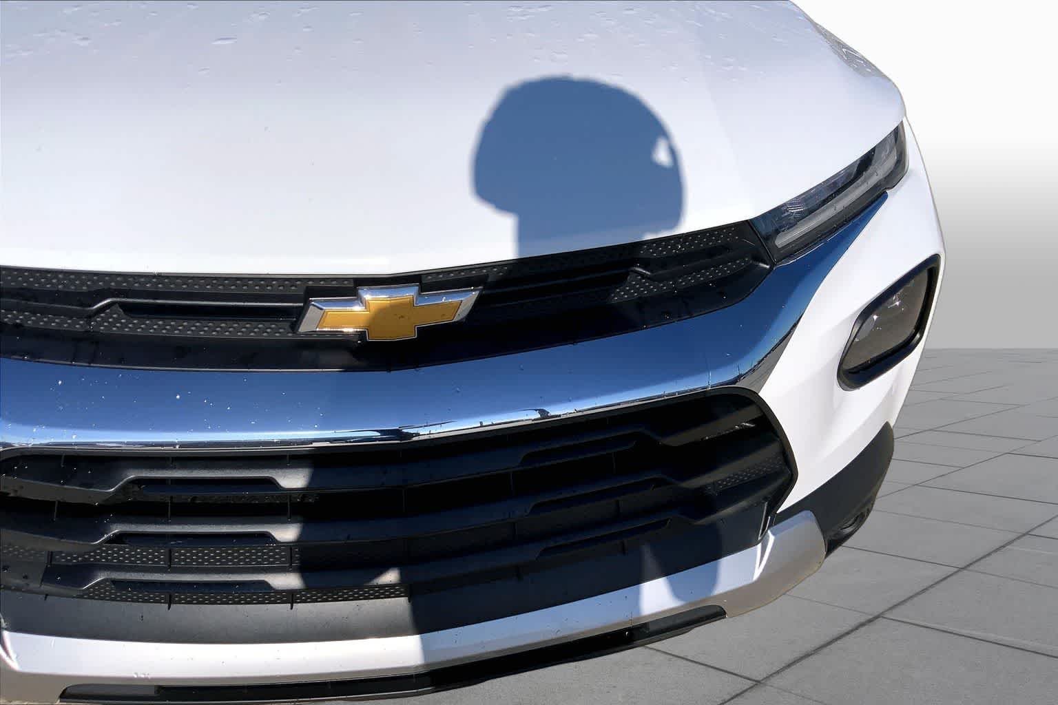 Used 2022 Summit White Chevrolet LT image 29