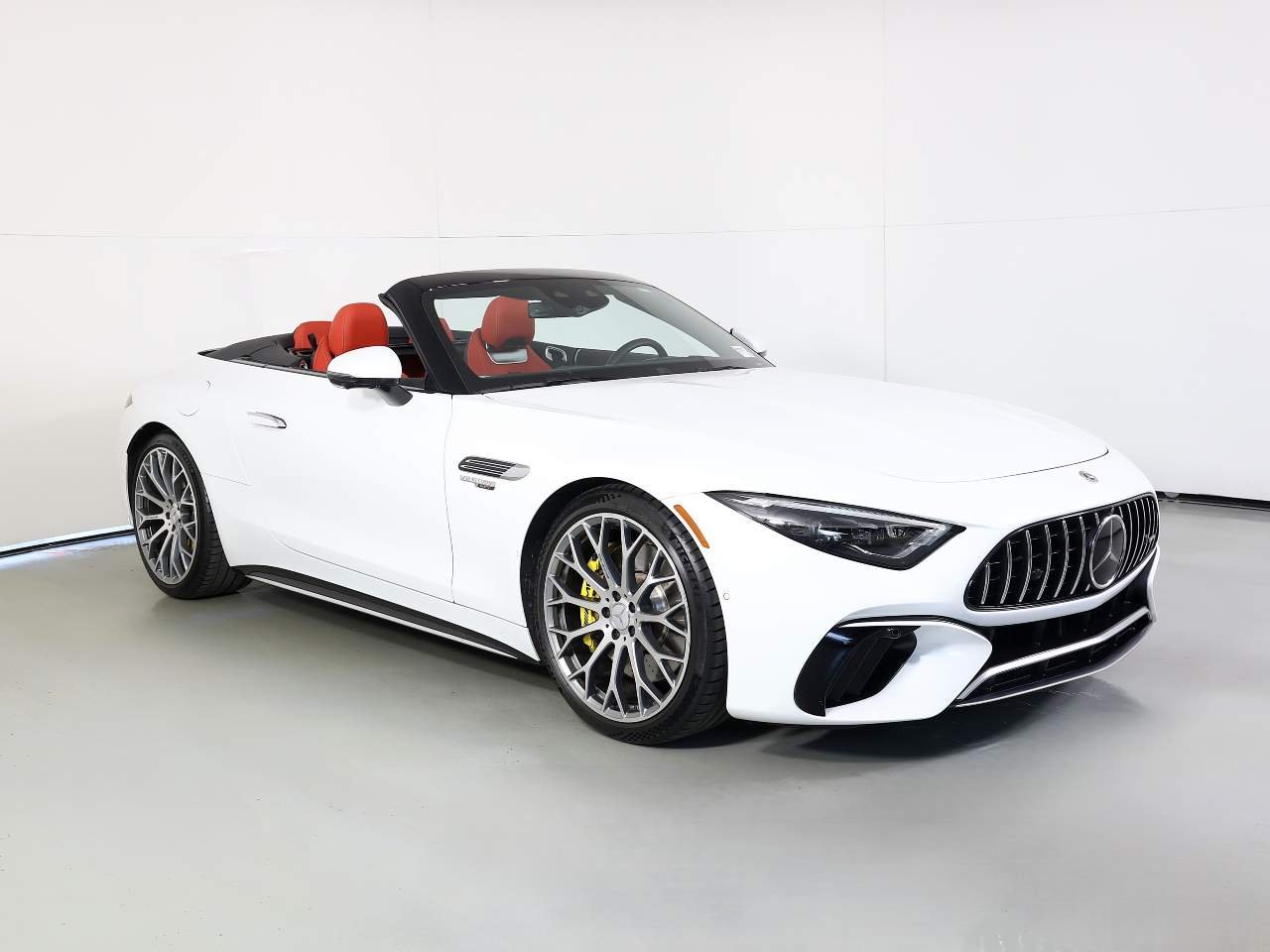 Used 2022 MANUFAKTUR Moonlight White Metallic Mercedes-Benz AMG® SL 63 image 6
