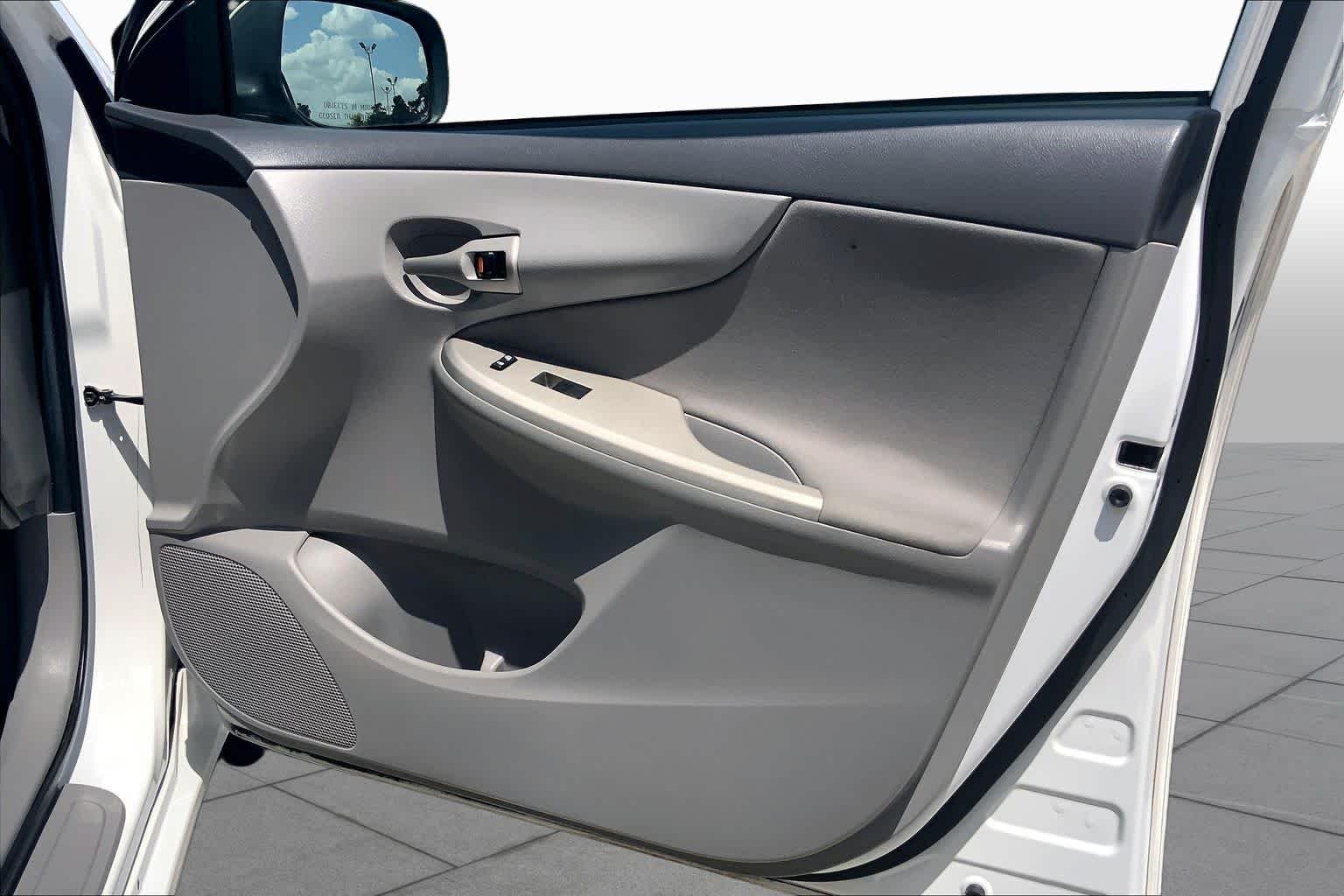 Used 2010 Super White Toyota LE image 21