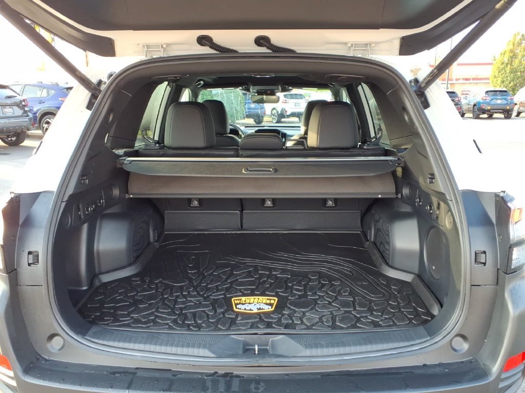 Used 2026 Crystal White Pearl Subaru Wilderness image 12