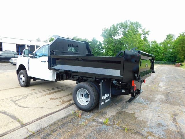 2024 Ford F-350 Super Duty Chassis Cab XL - Photo 34