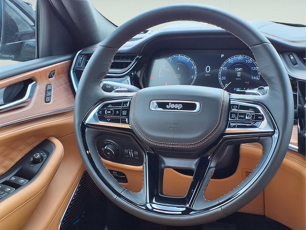 New 2027 High-Gloss Black Paint Jeep Summit image 9