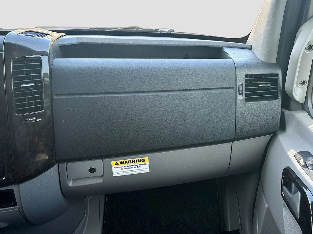 Used 2017 Gray Mercedes-Benz Passenger VAN image 25