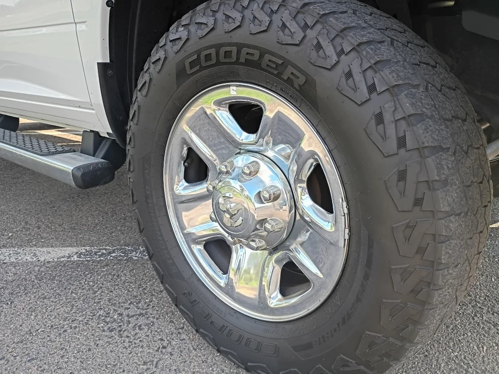 Used 2018 Bright White Clearcoat Ram Tradesman image 38