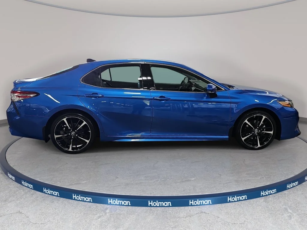 Used 2018 Blue Toyota XSE image 5