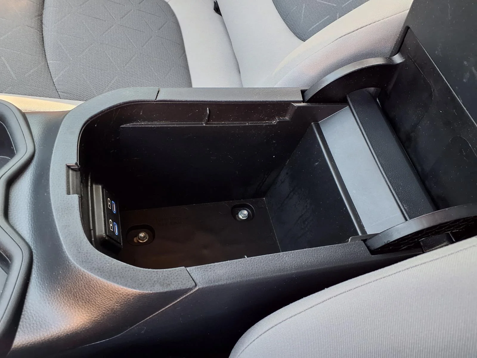 Used 2022 Lunar Rock Toyota XLE image 23