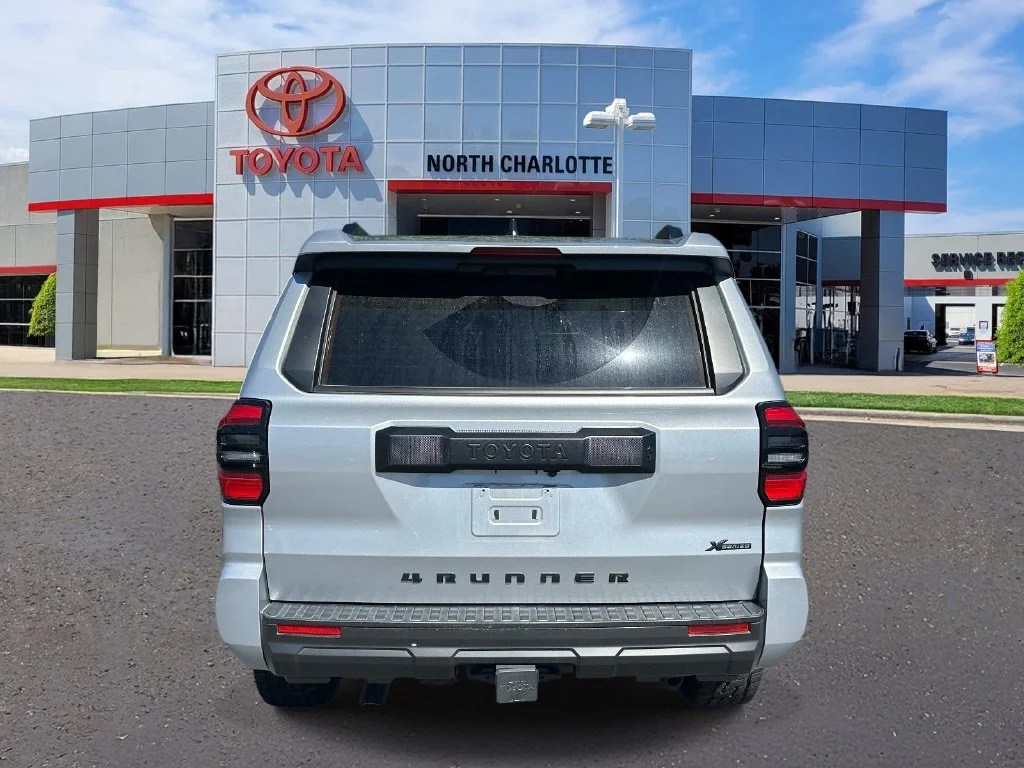 Used 2025  Toyota SR5 image 6