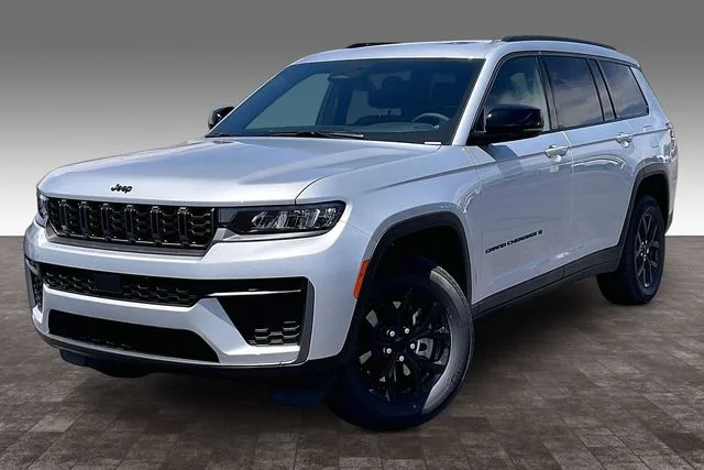 2026 Jeep Grand Cherokee L Laredo Altitude 4x4's photo
