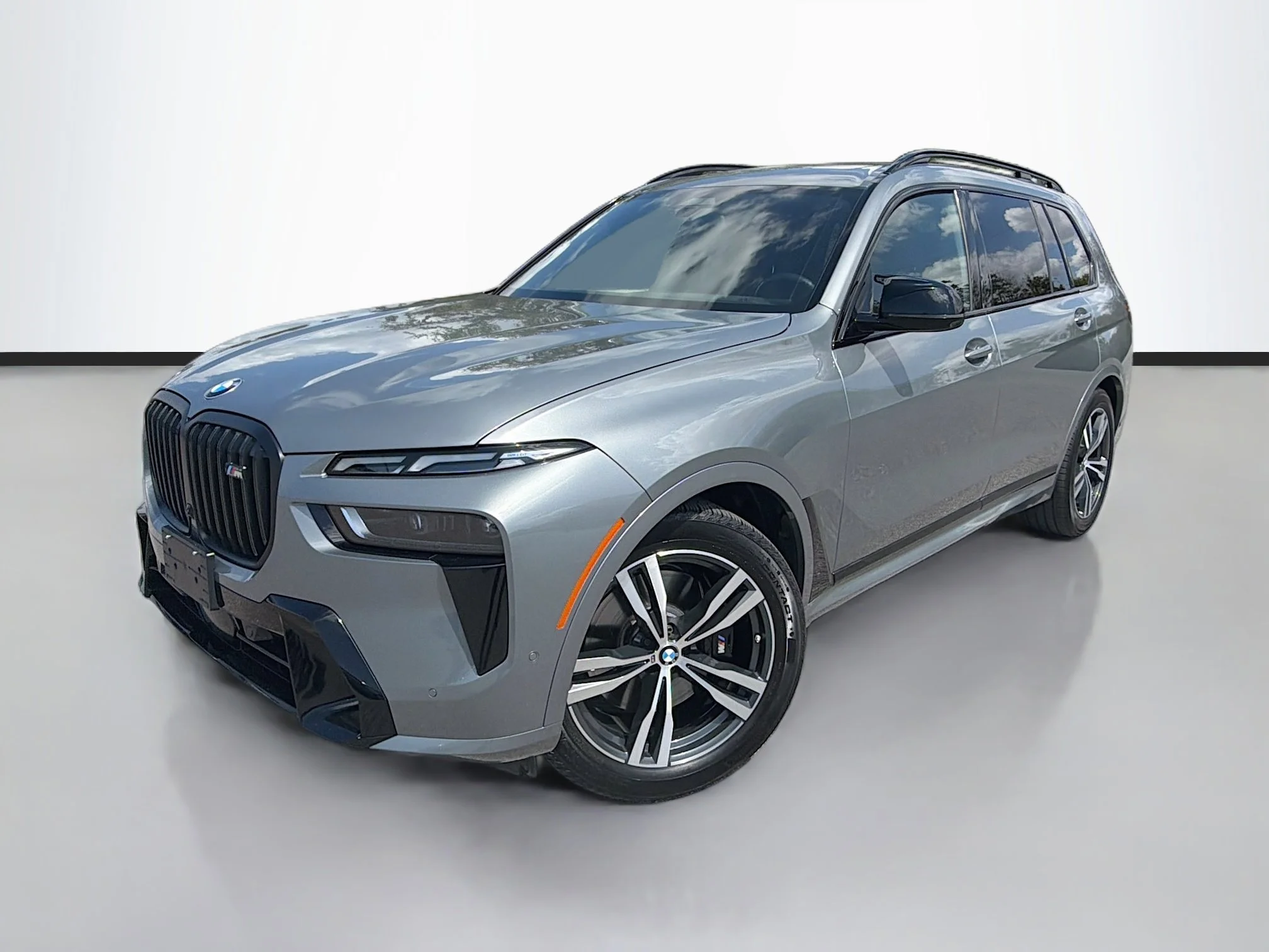 2023 BMW X7 M60i's photo