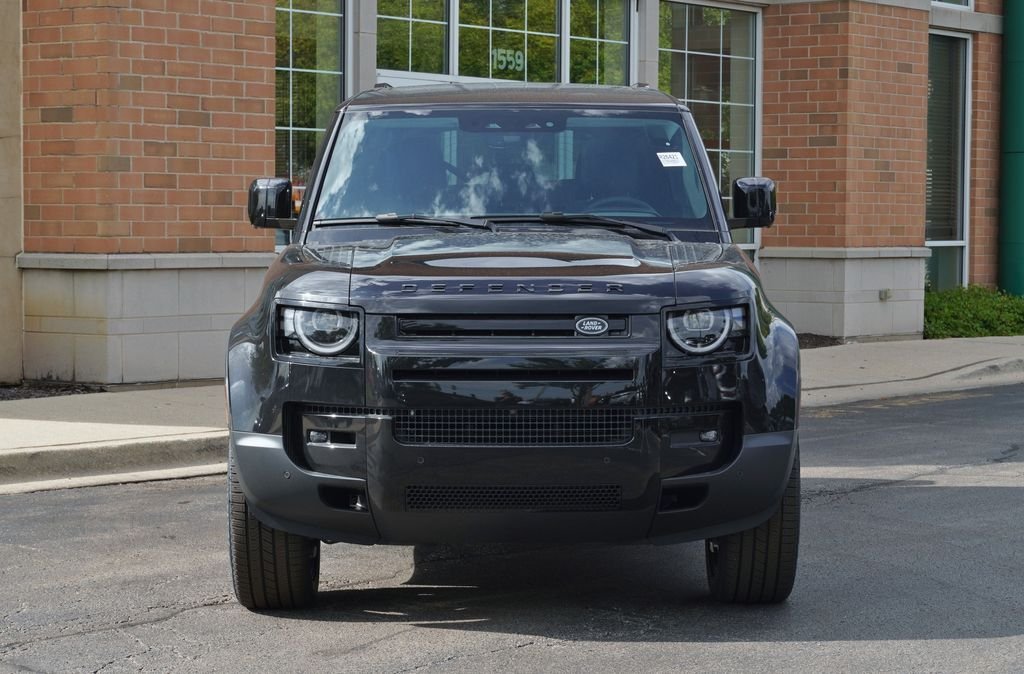 New 2026 Santorini Black Land Rover S image 4