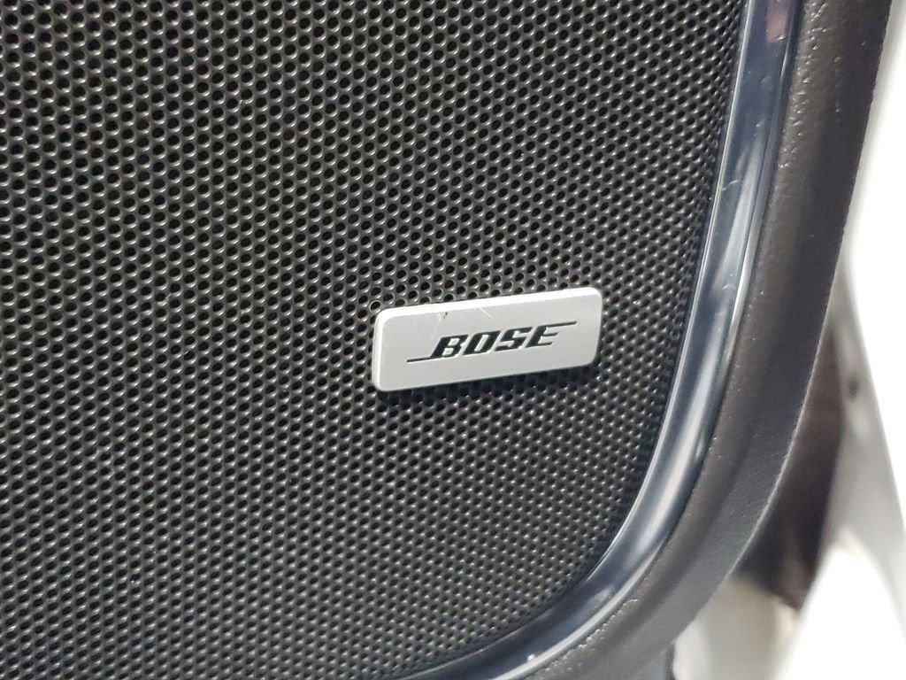 Used 2016 White Frost Tricoat GMC SLT image 17