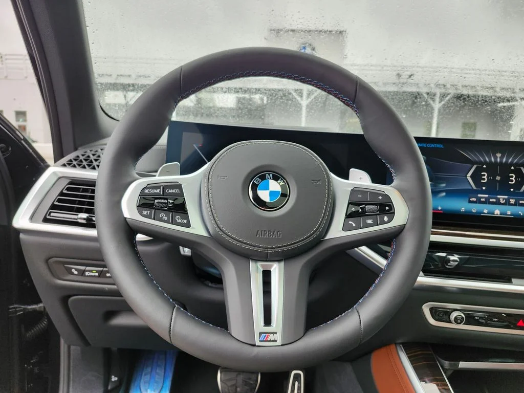 New 2026 Black BMW M60i image 26