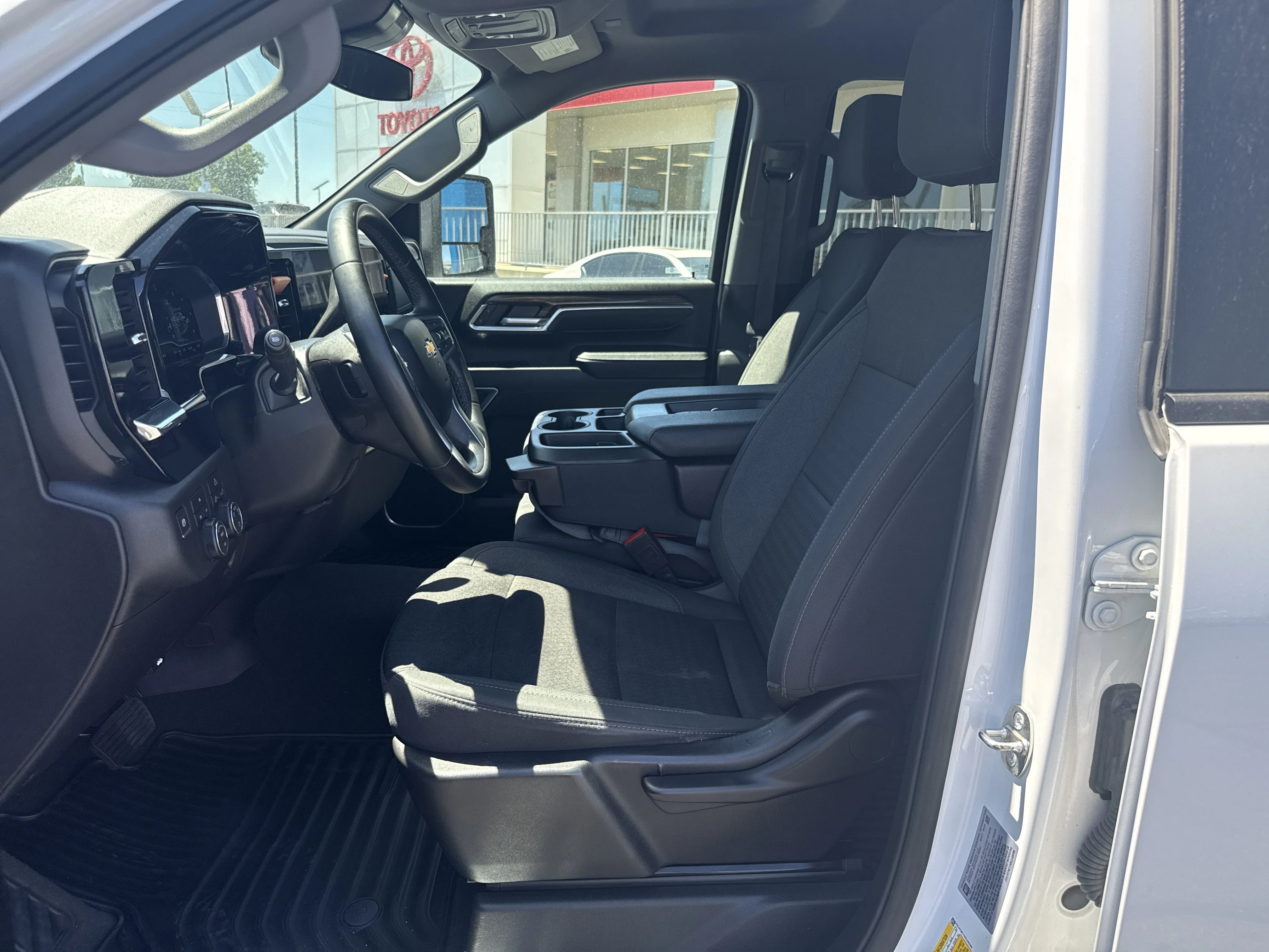 Used 2024 Summit White Chevrolet LT image 12