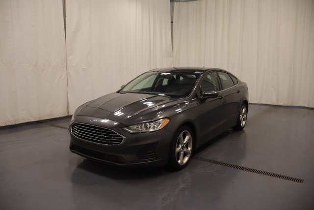 2020 Ford Fusion SE photo 4