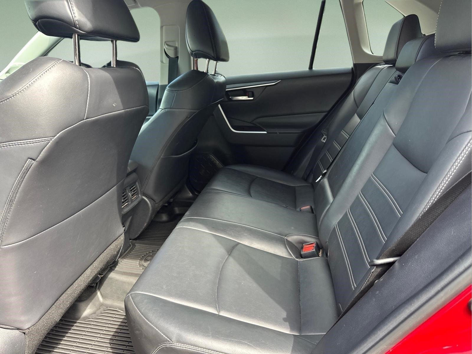 2019 Toyota RAV4 XLE Premium - Photo 15