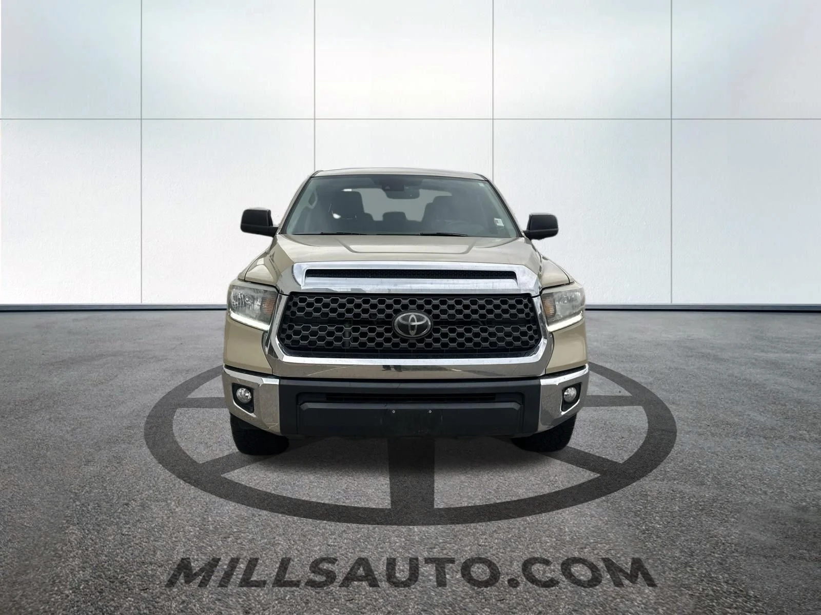 Used 2020 Toyota Tundra SR5 with VIN 5TFEY5F15LX262538 for sale in Baxter, Minnesota