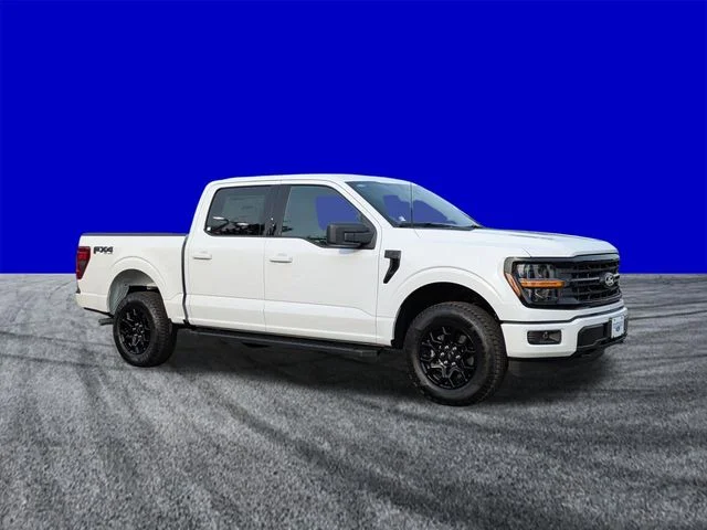 New 2026 Oxford White Ford XLT image 2