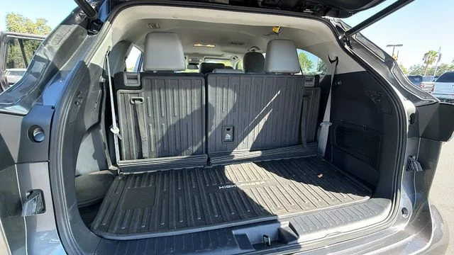 Used 2022 Magnetic Gray Metallic Toyota XLE image 13