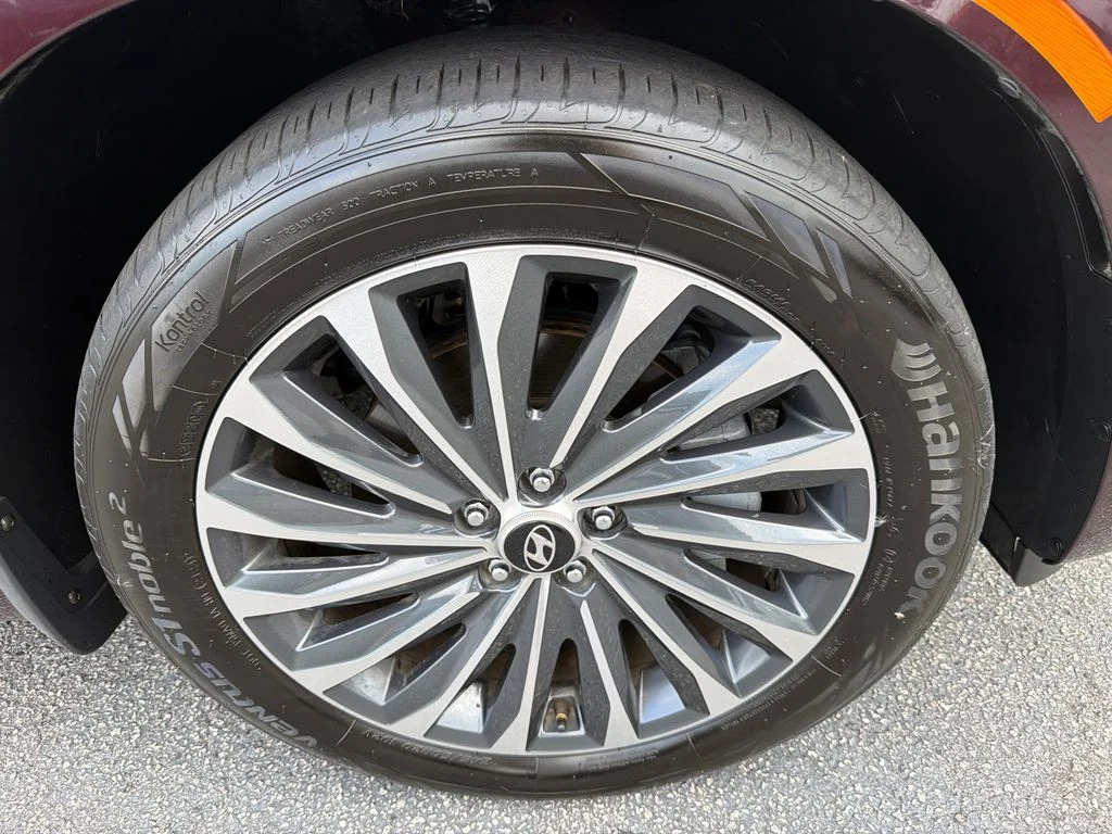 Used 2025 Red Hyundai Calligraphy image 12