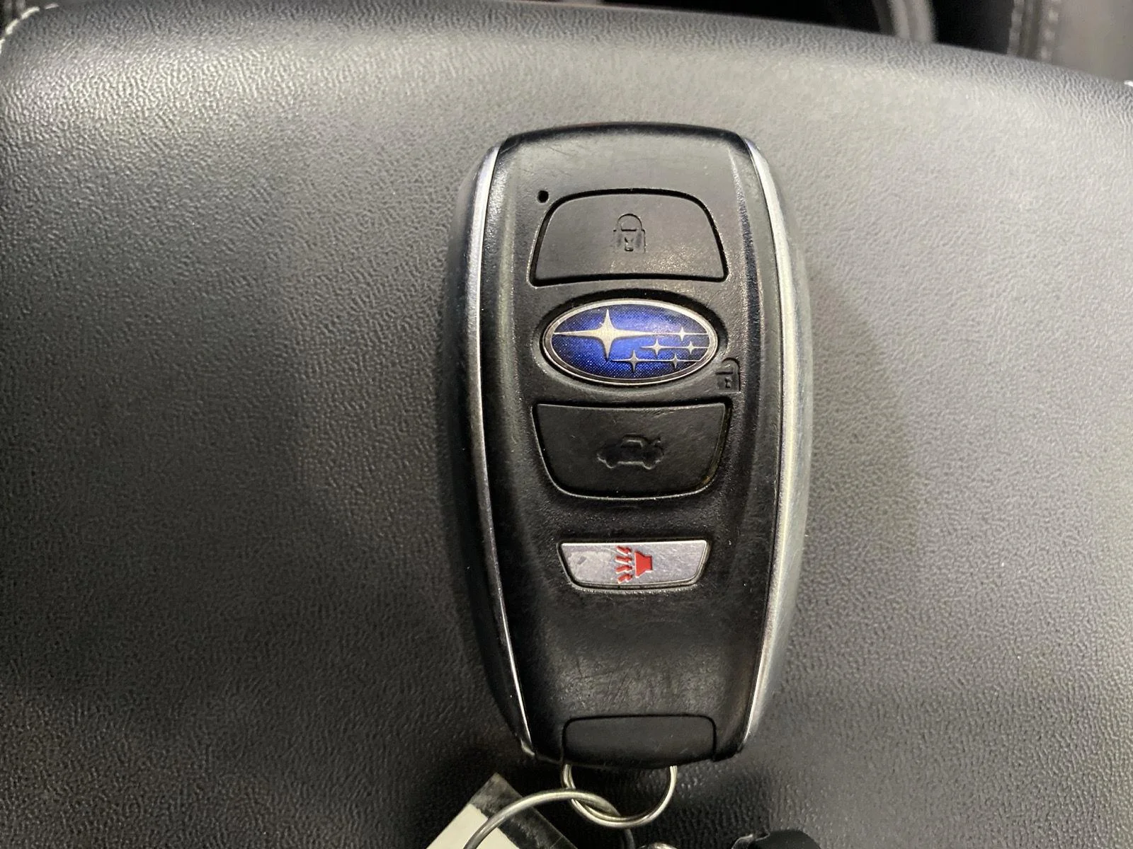 Used 2019 Crystal White Pearl Subaru Limited image 19