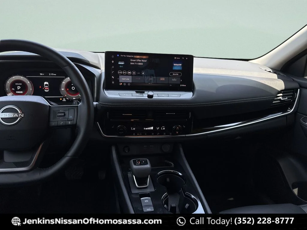 Used 2025 Red Nissan SL image 27