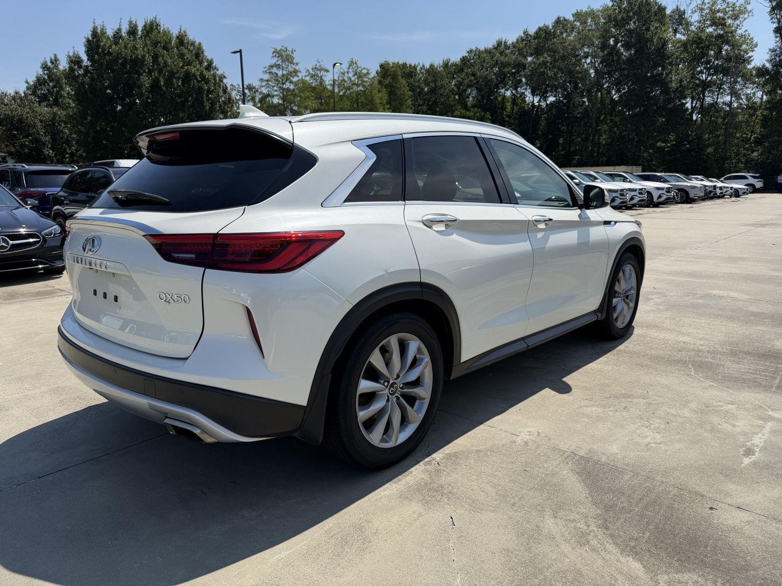 Used 2020 Majestic White INFINITI LUXE image 25