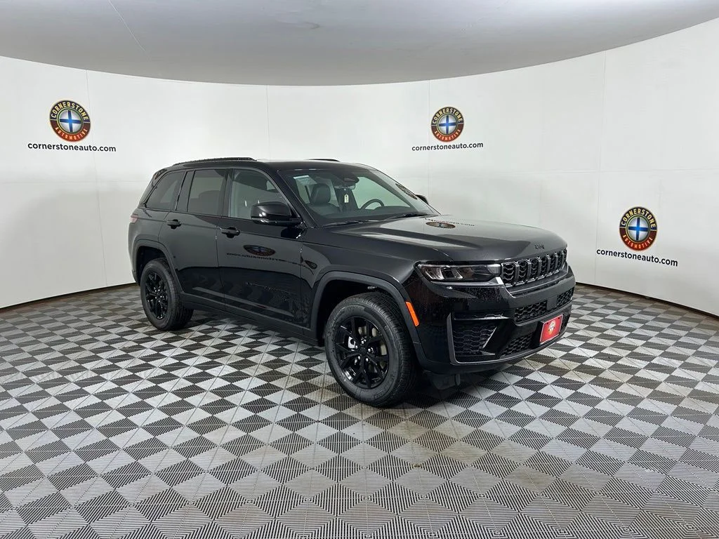 New 2026 Diamond Black Crystal Pearlcoat Jeep Altitude image 14
