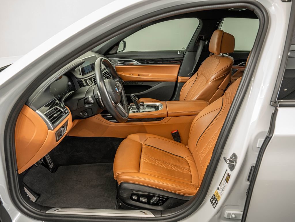 Used 2022 Mineral White Metallic BMW 750i xDrive image 30