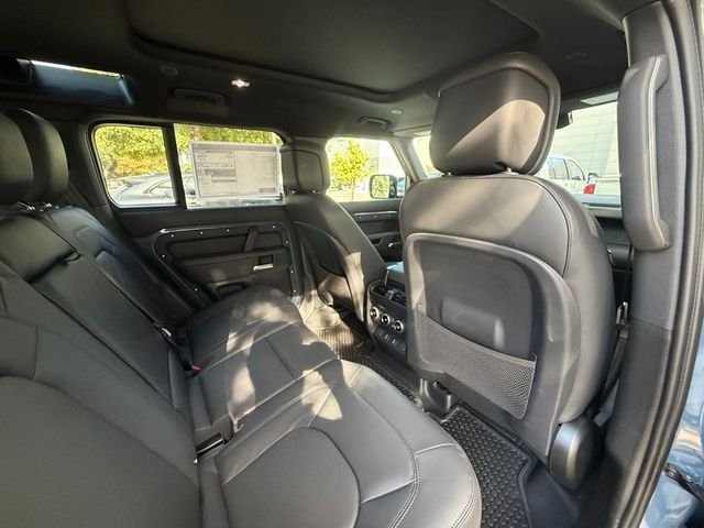New 2026 Tasman Blue LAND ROVER S image 17
