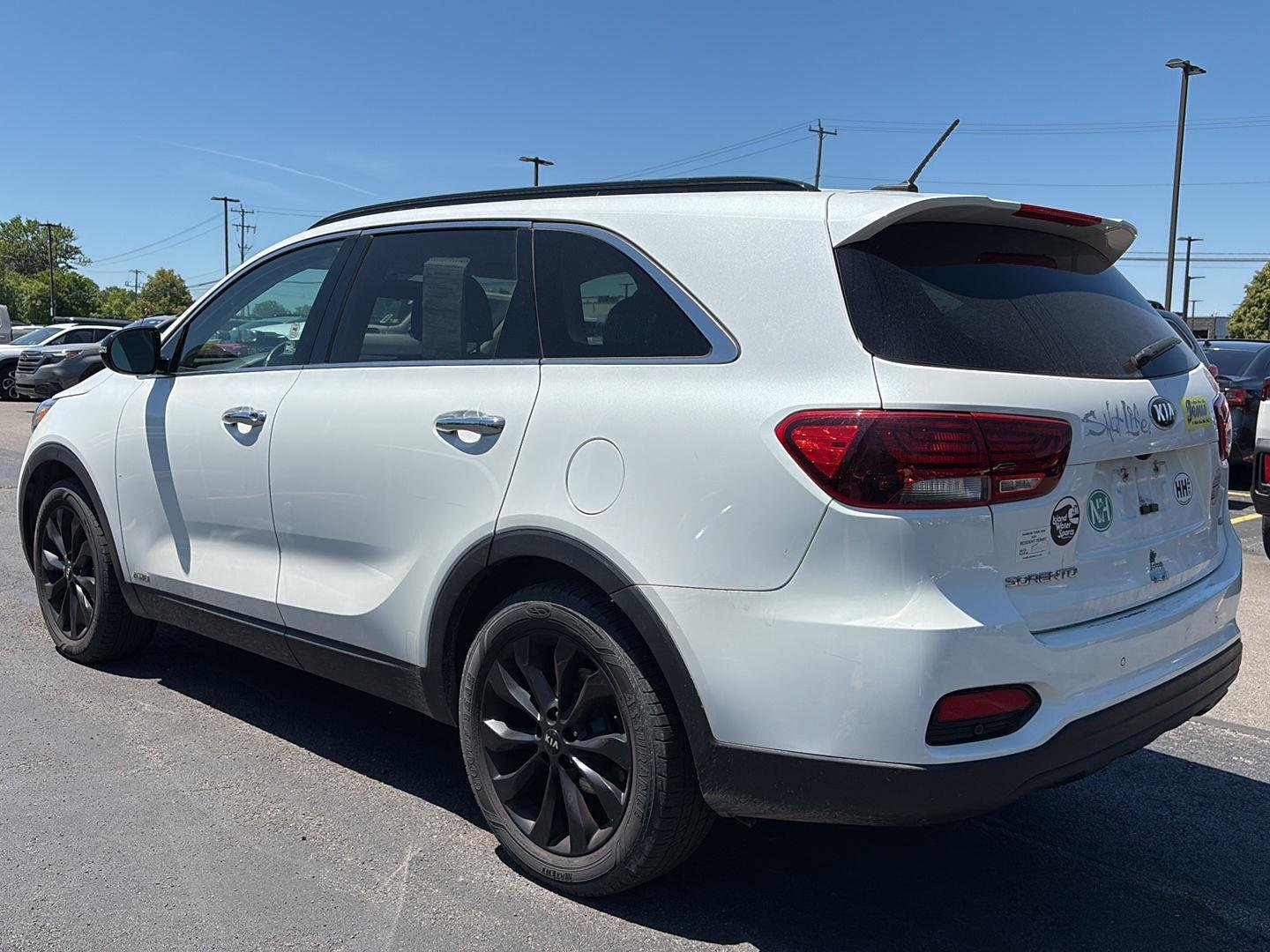 Used 2019 Snow White Pearl Kia S V6 image 5