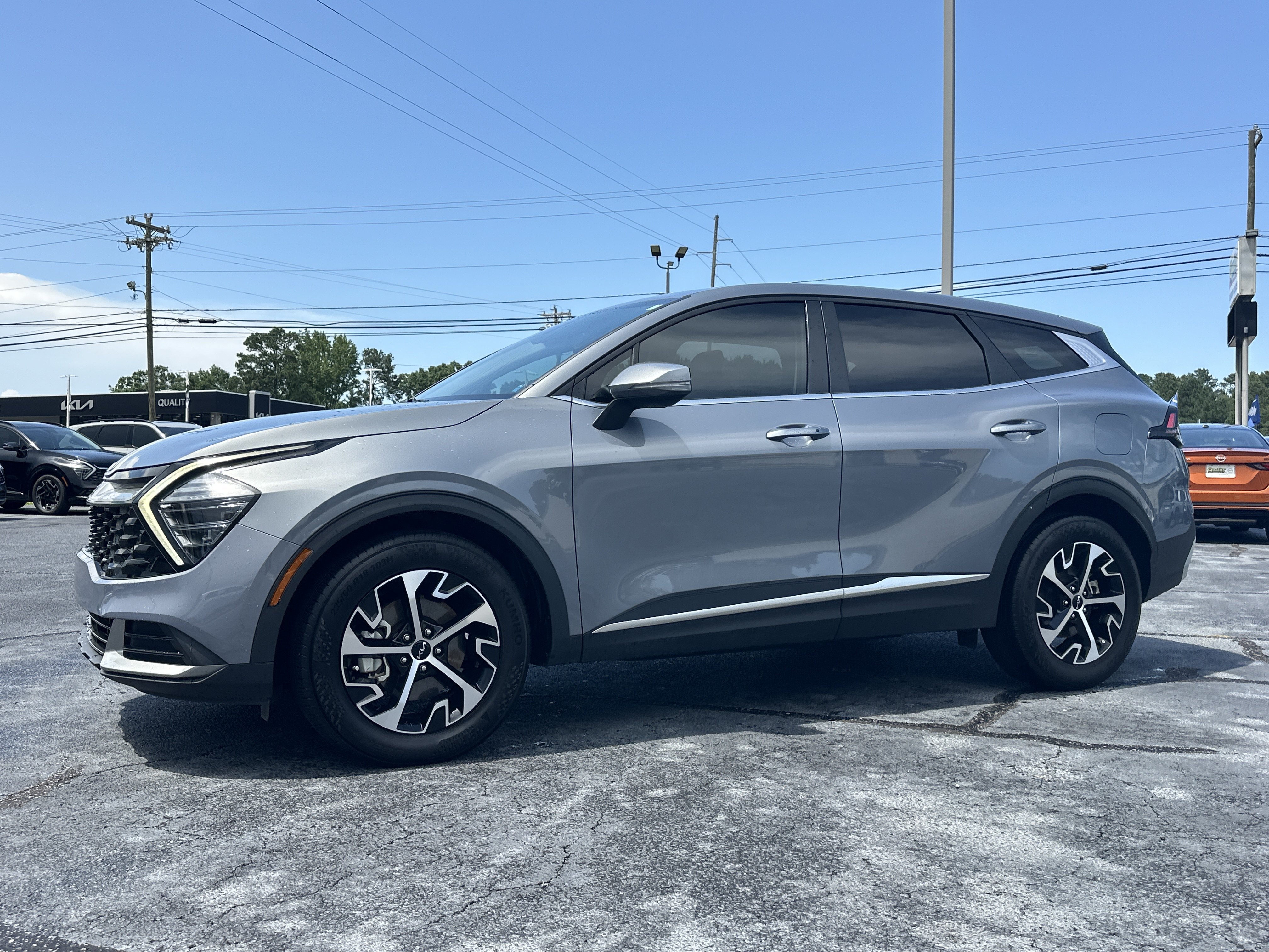 Used 2025 Everlasting Silver Kia EX image 4