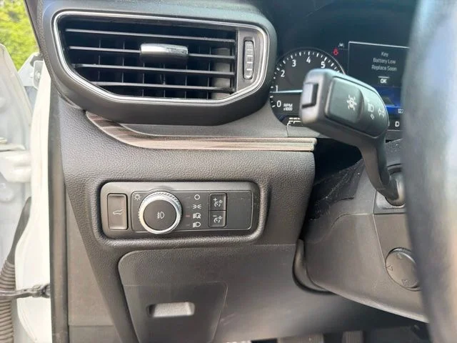 Used 2022 White Ford Limited image 11