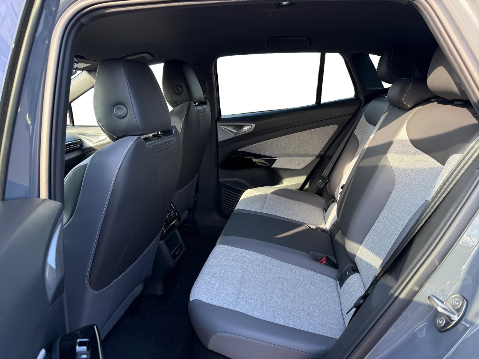 New 2025 Pure Gray Volkswagen Pro image 16