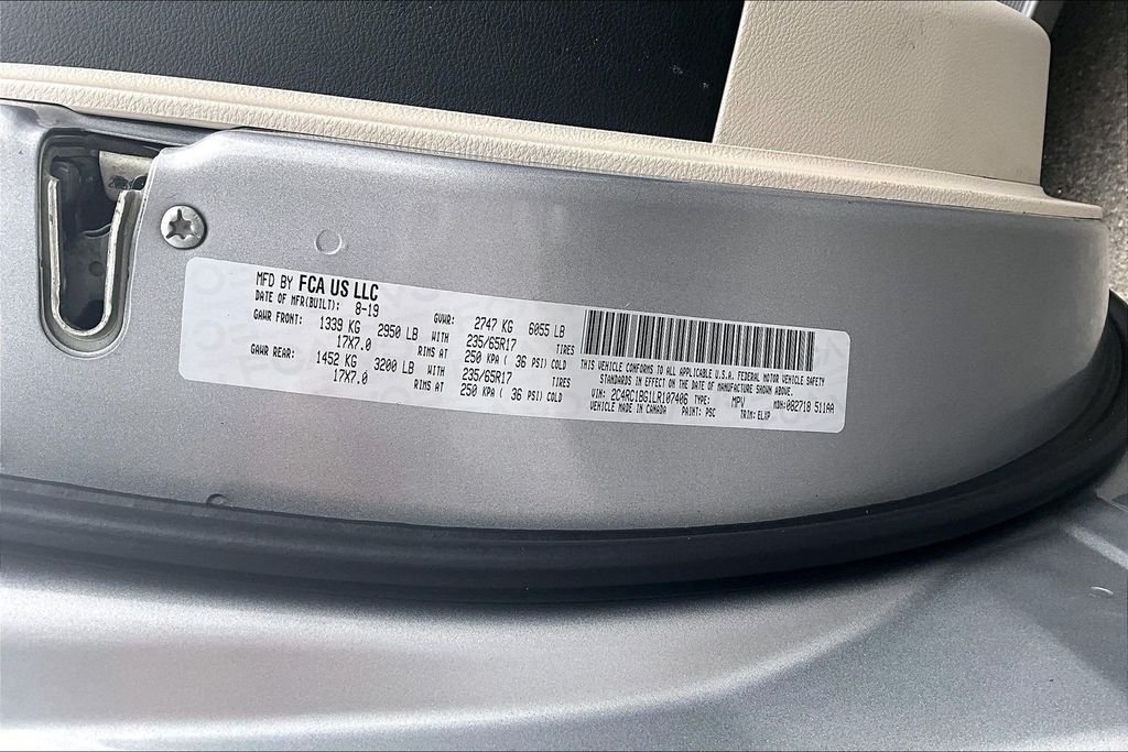 Used 2020 Billet Silver Metallic Clearcoat Chrysler Touring L image 36