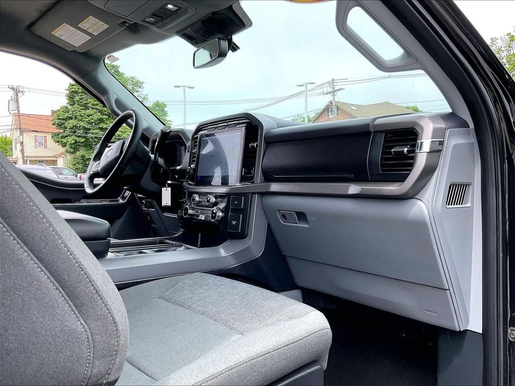 Used 2024 Black Ford XLT image 14