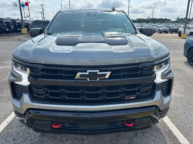 Used 2025 Gray Chevrolet LT Trail Boss image 2
