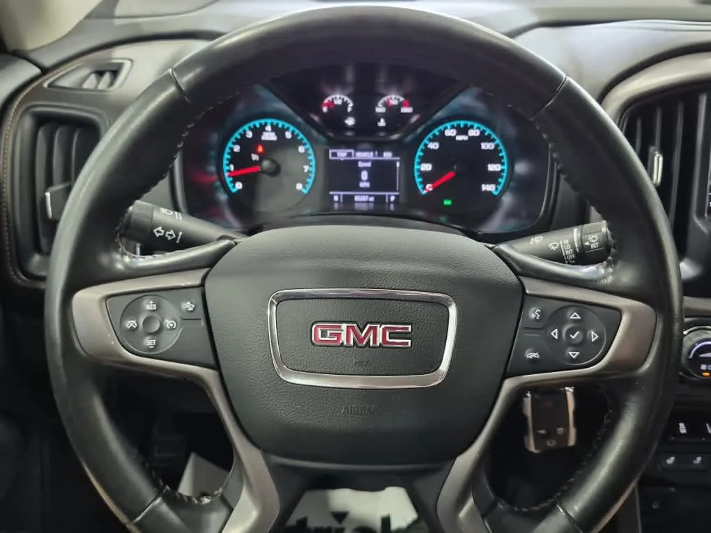 Used 2022 Onyx Black GMC 4WD AT4 w/Cloth image 15