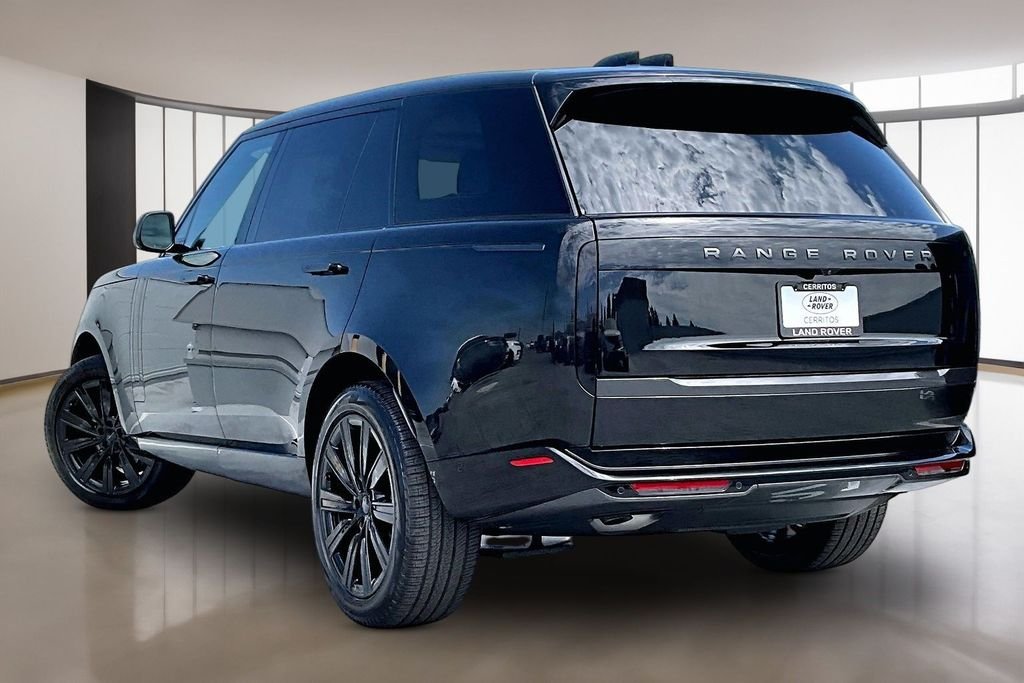 New 2026 SANTORINI BLACK Land Rover SE 7 Seats image 3