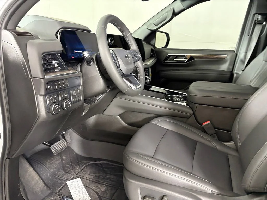 New 2026 Summit White Chevrolet Z71 image 28