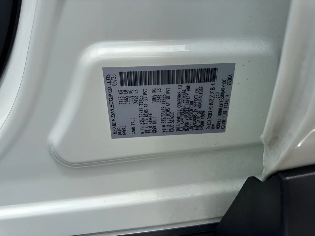 Used 2023 White Nissan SL image 31