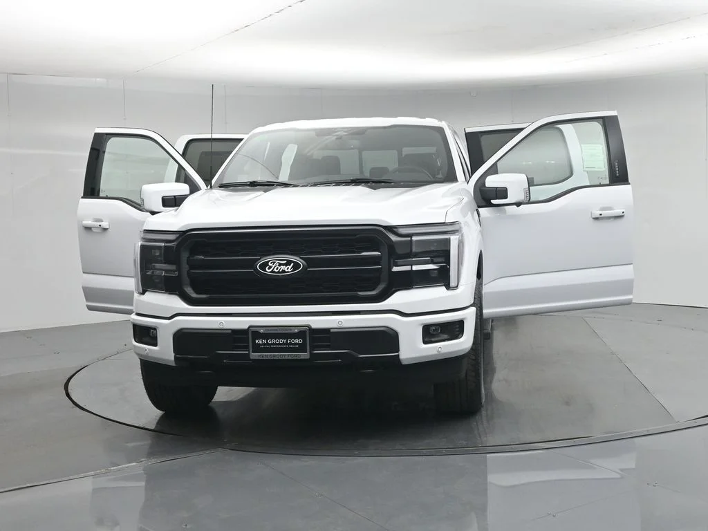 New 2026 Oxford White Ford Lariat image 33