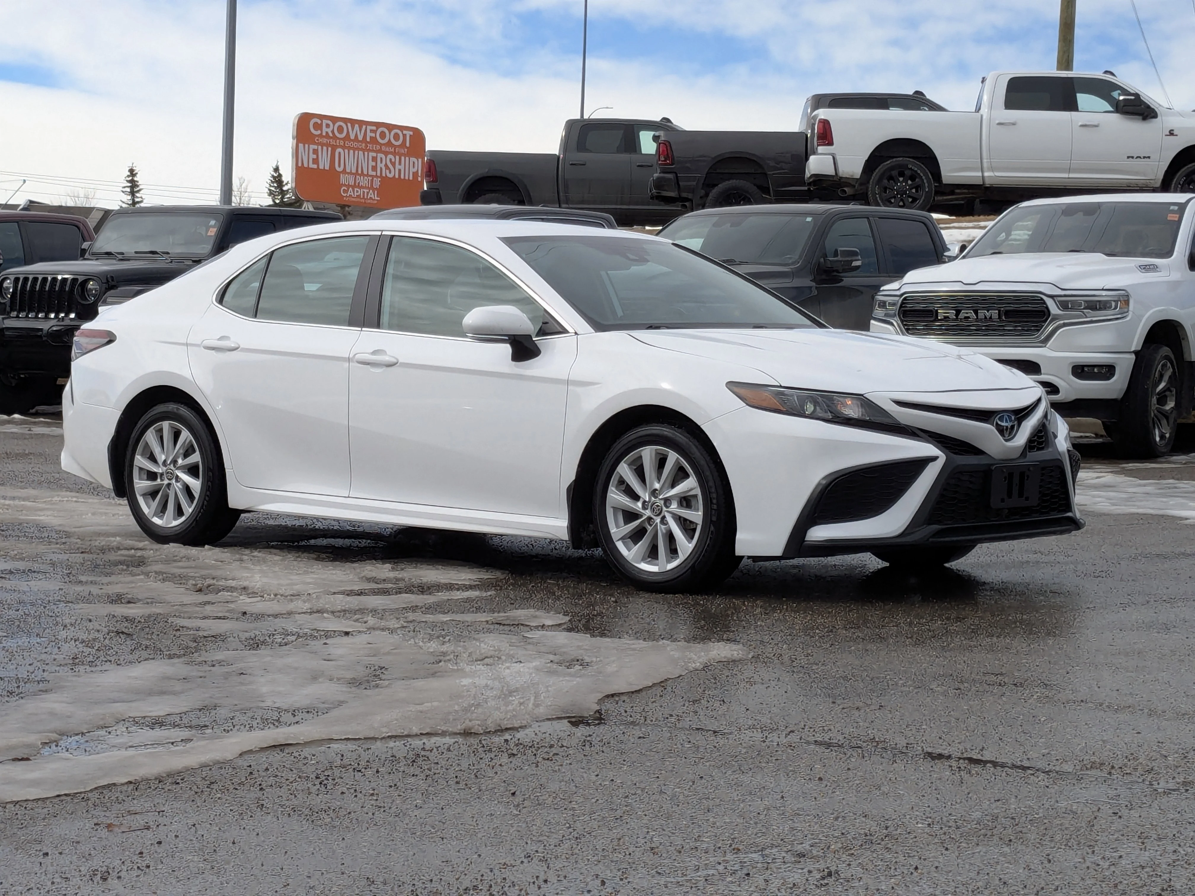 Used 2024 White Toyota SE - Toyota Safety Sense - Heated Seats & More image 2