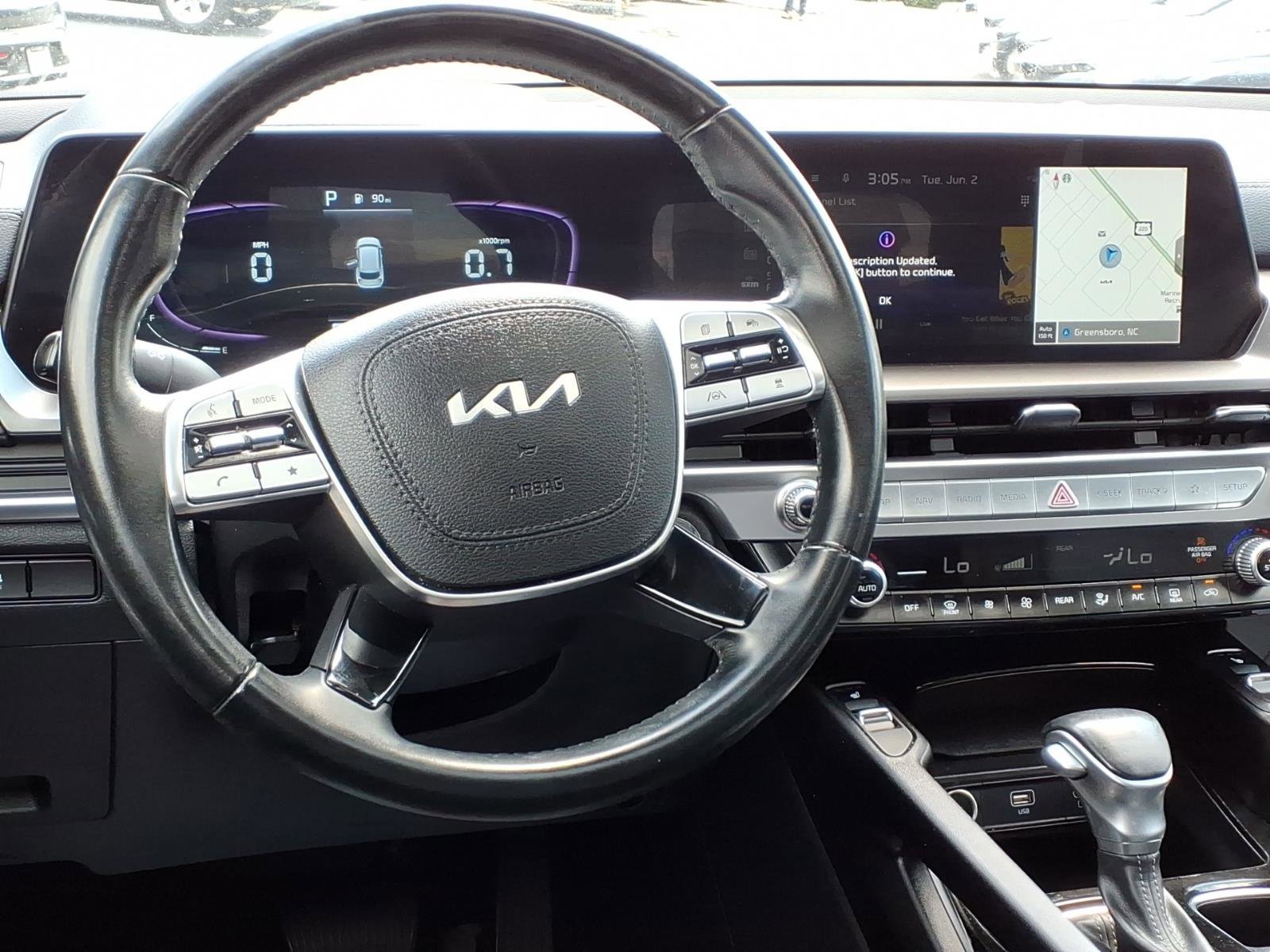 Used 2024 Everlasting Silver Kia S image 3