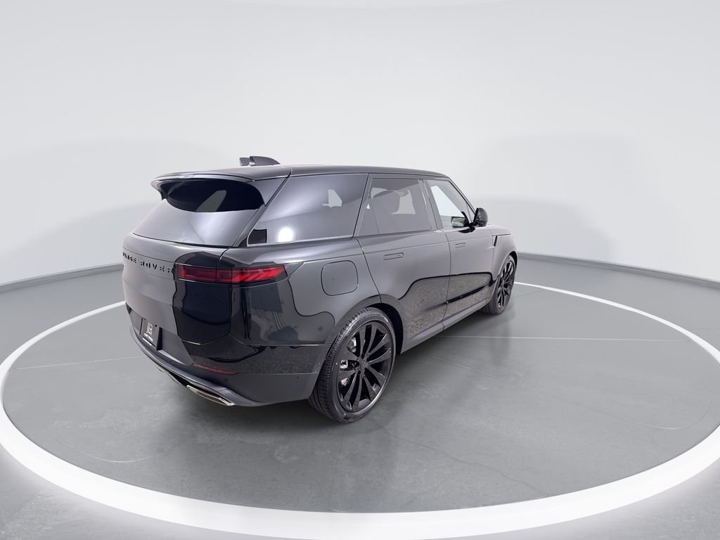 New 2026 SANTORN BLK MET Land Rover SE image 8