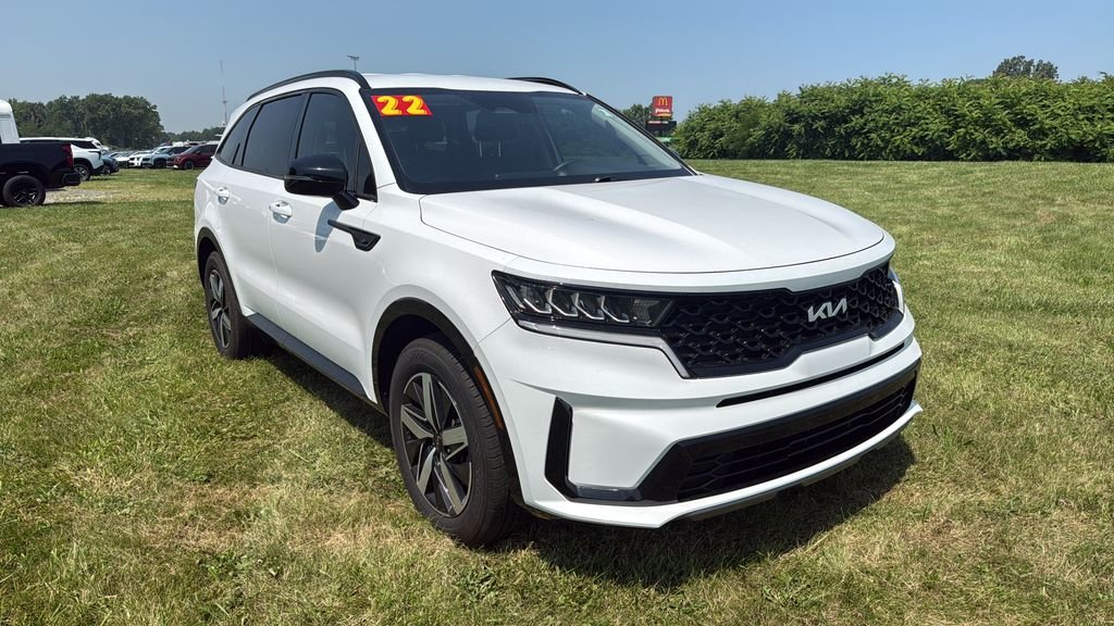 Used 2022 White Kia S image 10