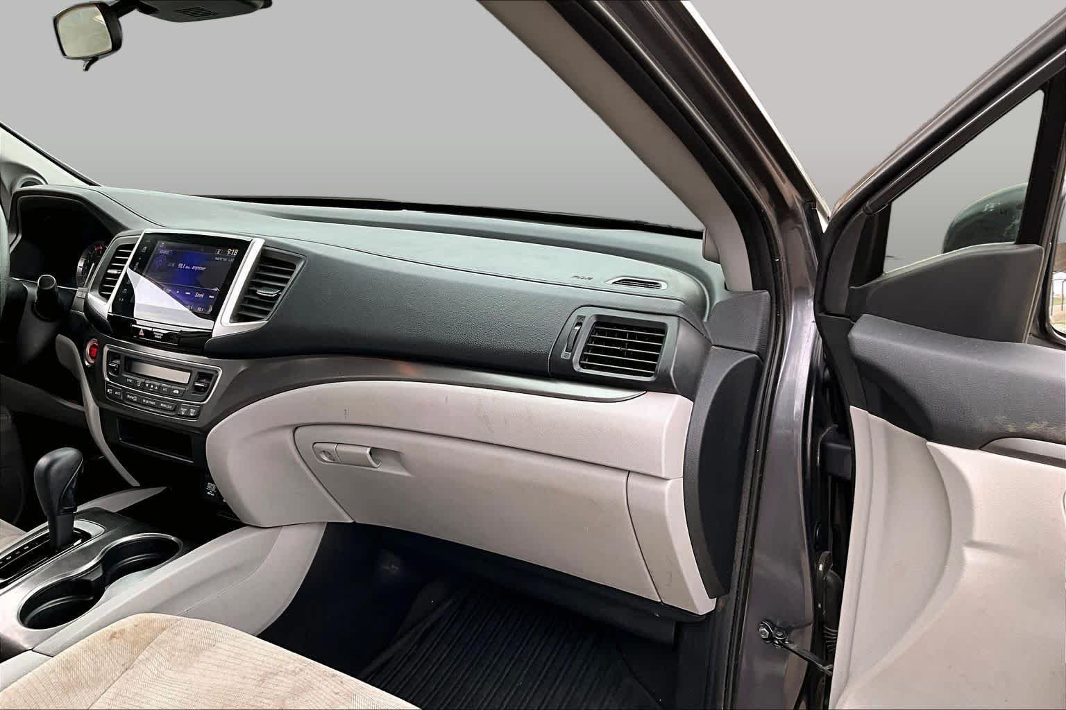 Used 2018 Modern Steel Metallic Honda EX image 15