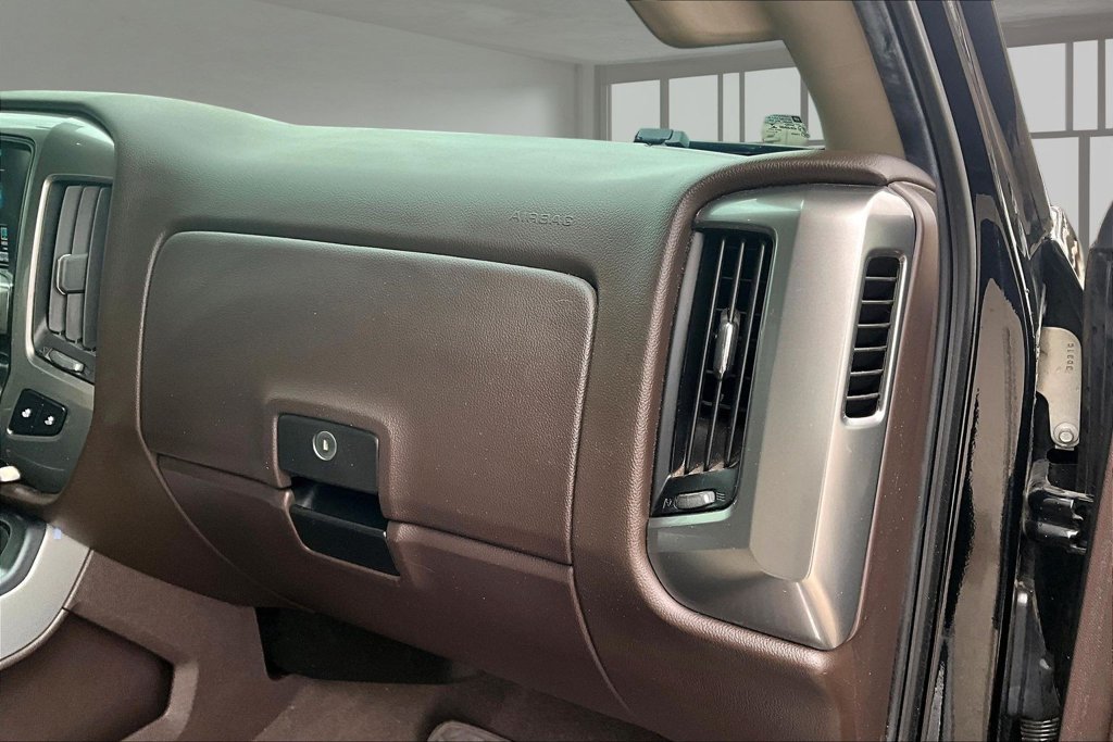 Used 2018 Black Chevrolet LT image 15
