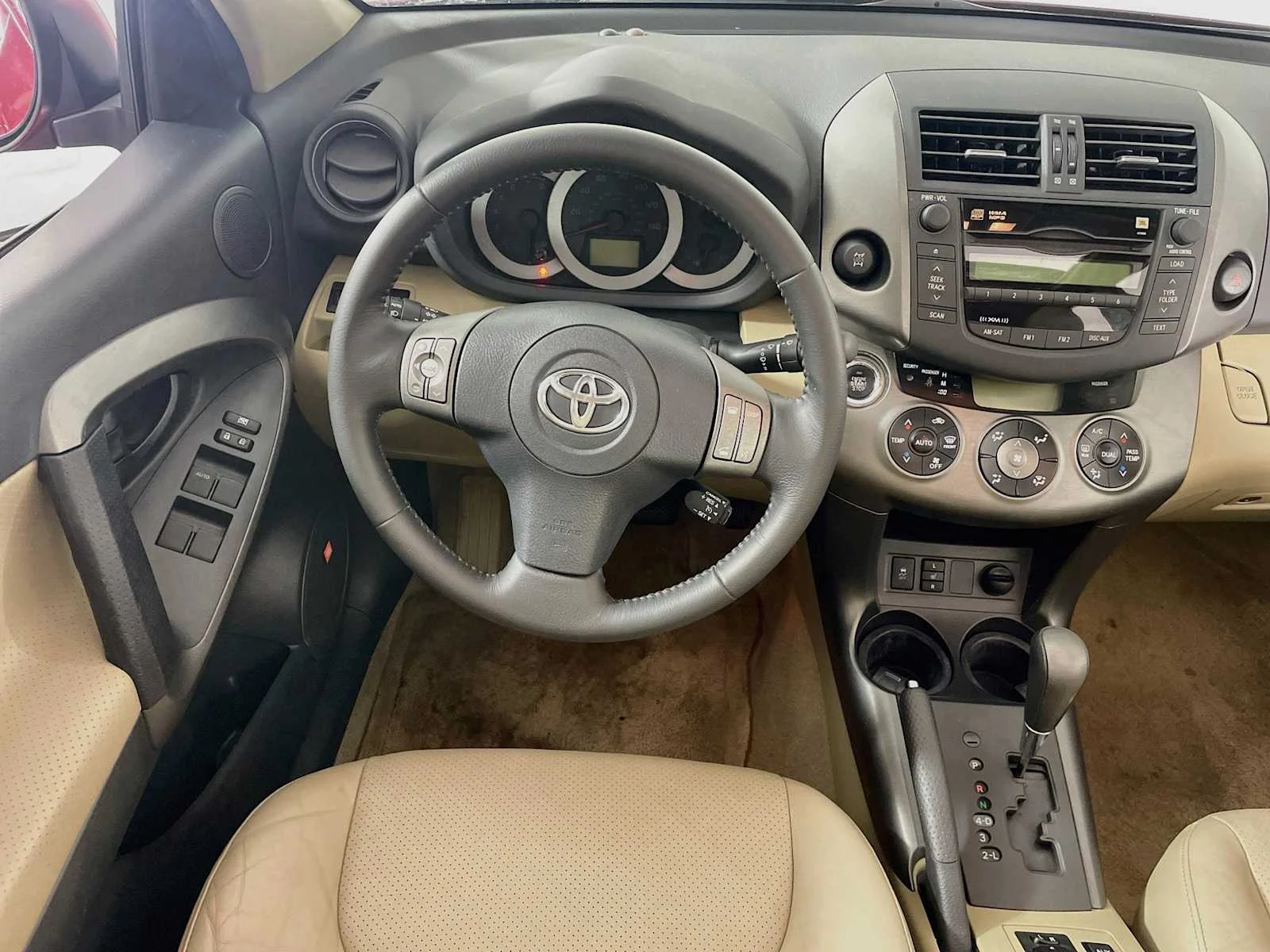 Used 2011 Barcelona Red Metallic Toyota Ltd image 20